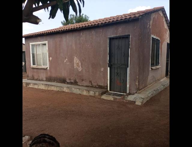 2 BEDROOM HOUSE FOR SALE IN SOSHANGUVE SOUTH
